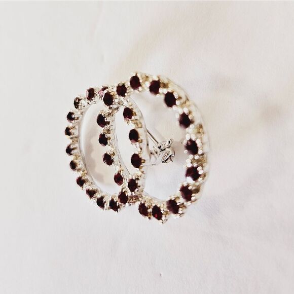 Vintage Red Burgundy Rhinestone Studded Silver Tone Circle Open Work Pin Brooch - Picture 3 of 7